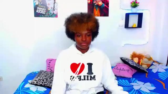Image 10 of yadhi_deif Stream on Chaturbate on 18 months ago