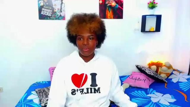 Image 3 of yadhi_deif Stream on Chaturbate on 18 months ago