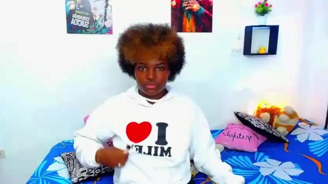 Image 4 of yadhi_deif Stream on Chaturbate on 18 months ago