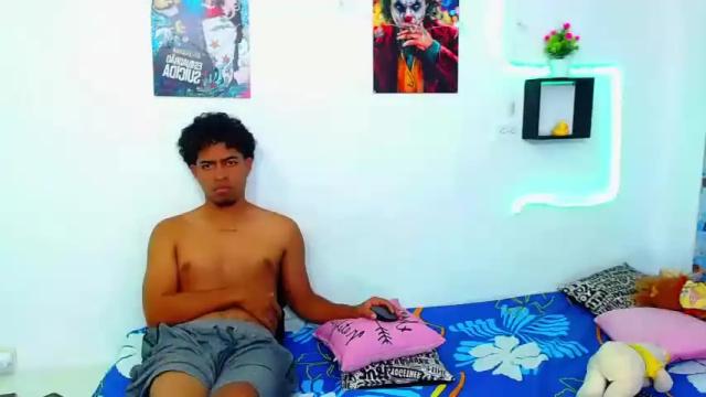 Image 6 of yadhi_deif Stream on Chaturbate on 17 months ago