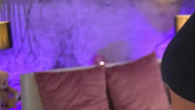 Image 3 of yamirakem Stream on Chaturbate on 12 months ago