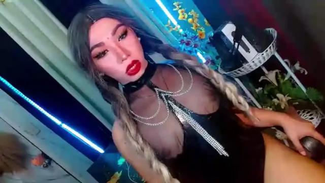 Image 11 of yan2xcumsalotxx Stream on Chaturbate on 12 months ago