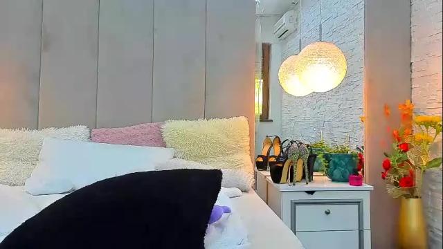 Image 2 of yana_miana Stream on Chaturbate on 1 month ago