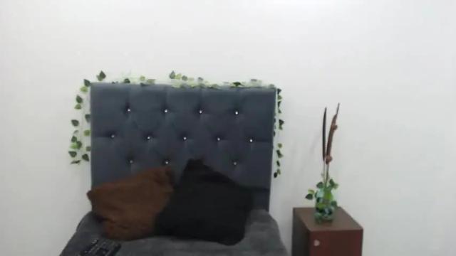 Image 2 of yanay_ryan Stream on Chaturbate on 15 months ago