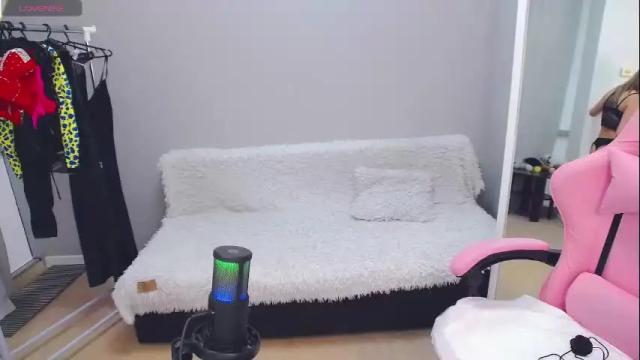 Image 3 of yannanoel Stream on Chaturbate on 1 month ago