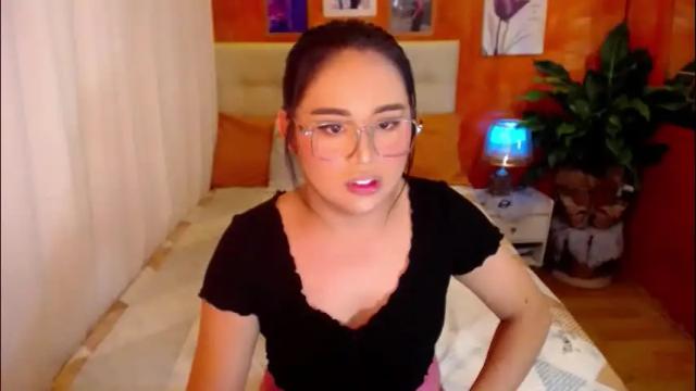 Image 2 of yanny_xoxo Stream on Chaturbate on 2 months ago