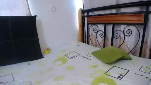 Image 12 of yarah_ Stream on Chaturbate on 27 days ago