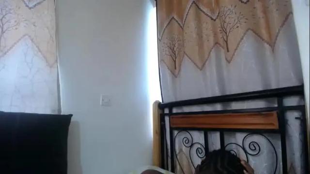 Image 6 of yarah_ Stream on Chaturbate on 27 days ago