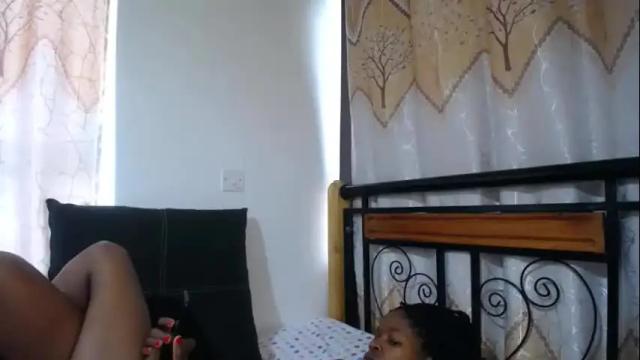 Image 6 of yarah_ Stream on Chaturbate on 16 days ago