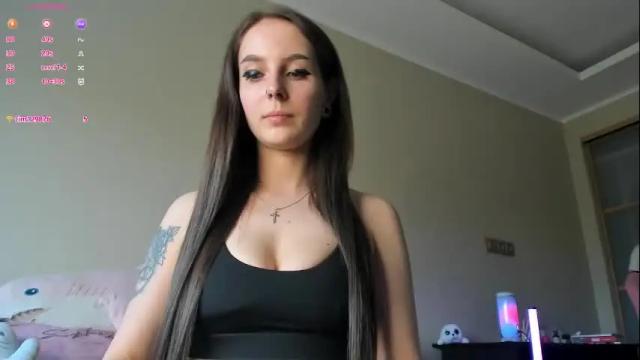 Image 3 of yaraliebe Stream on Chaturbate on 20 days ago