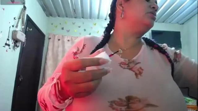 Image 4 of yasmin_bigtits Stream on Chaturbate on 2 months ago
