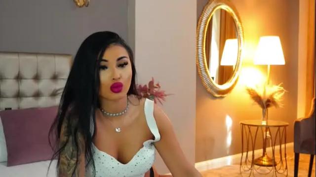 Image 7 of yasminafire Stream on Chaturbate on 15 days ago