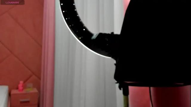 Image 3 of yasmine_angelz Stream on Chaturbate on 2 months ago