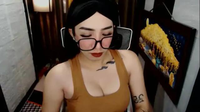 Image 4 of yassiered Stream on Chaturbate on 25 days ago