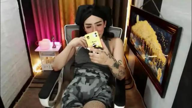 Image 3 of yassiered Stream on Chaturbate on 1 month ago