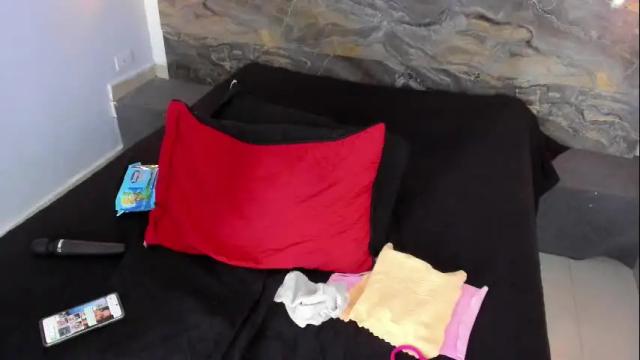 Image 3 of yaya____ Stream on Chaturbate on 4 months ago