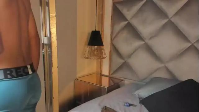 Image 2 of yayi_derek Stream on Chaturbate on 1 month ago