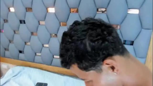 Image 7 of yayi_derek Stream on Chaturbate on 15 days ago