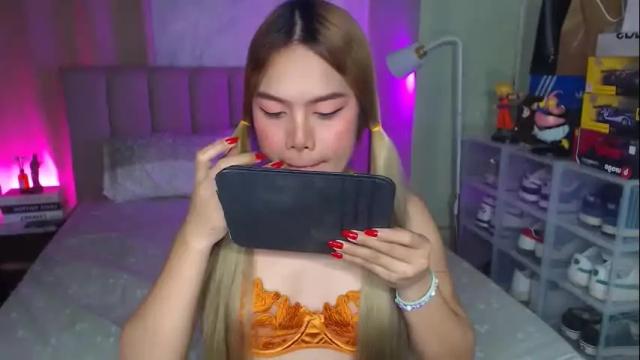 Image 3 of yazmin_shines Stream on Chaturbate on 13 days ago
