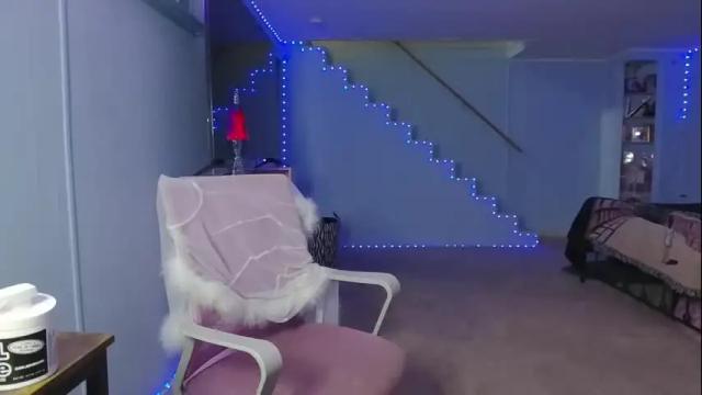 Image 2 of yazminroyal Stream on Chaturbate on 4 months ago