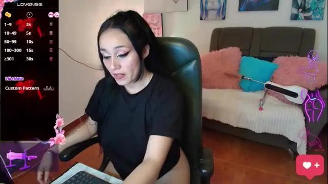 Image 7 of yeliana_sexy Stream on Chaturbate on 7 days ago