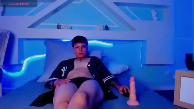 Image 8 of yelianparisi Stream on Chaturbate on 18 months ago
