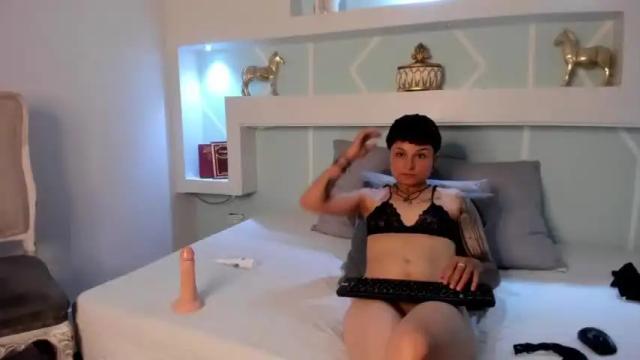 Image 3 of yelianparisi Stream on Chaturbate on 18 months ago