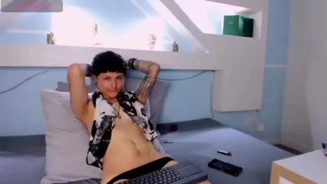 Image 3 of yelianparisi Stream on Chaturbate on 18 months ago