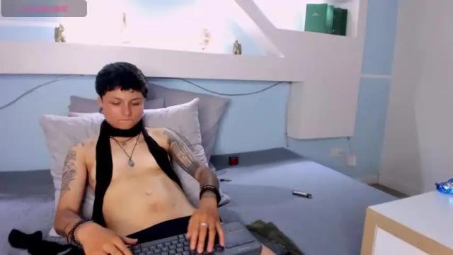 Image 6 of yelianparisi Stream on Chaturbate on 18 months ago