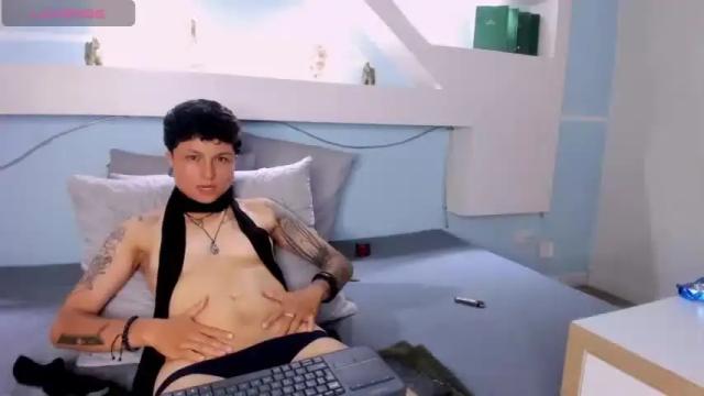 Image 7 of yelianparisi Stream on Chaturbate on 18 months ago