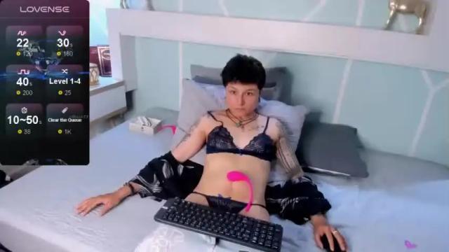 Image 7 of yelianparisi Stream on Chaturbate on 18 months ago