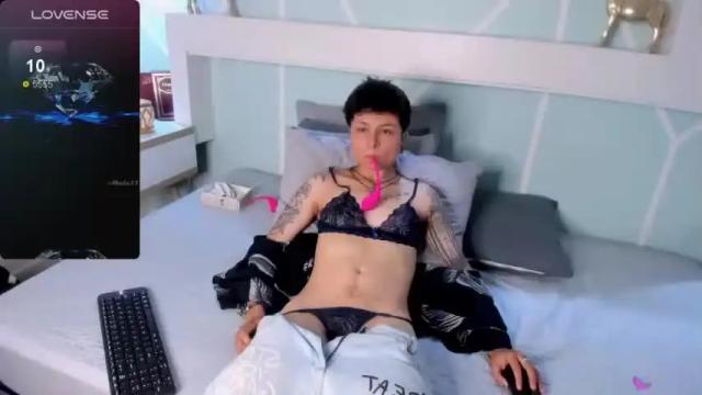 Image 8 of yelianparisi Stream on Chaturbate on 18 months ago