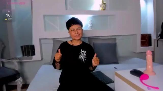 Image 10 of yelianparisi Stream on Chaturbate on 18 months ago