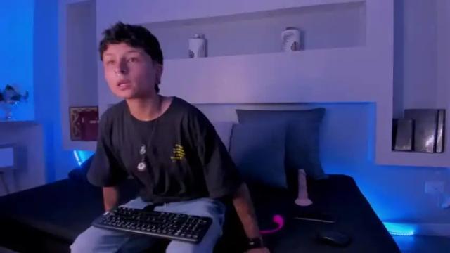 Image 10 of yelianparisi Stream on Chaturbate on 18 months ago