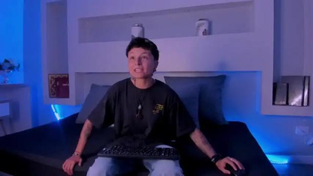 Image 2 of yelianparisi Stream on Chaturbate on 18 months ago