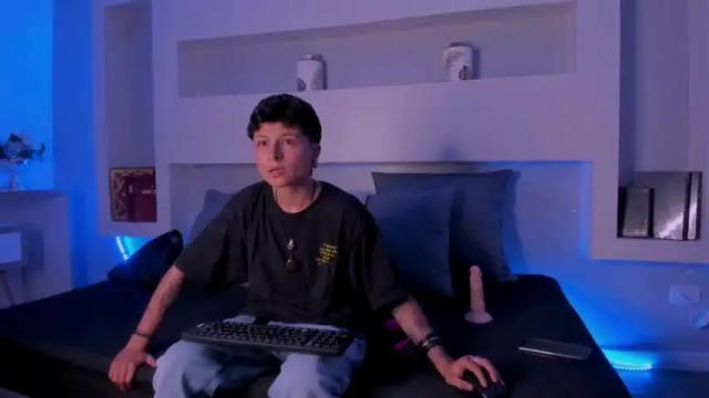 Image 7 of yelianparisi Stream on Chaturbate on 18 months ago