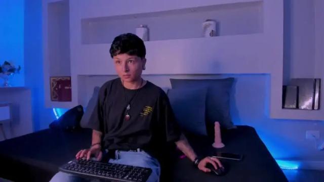 Image 8 of yelianparisi Stream on Chaturbate on 18 months ago