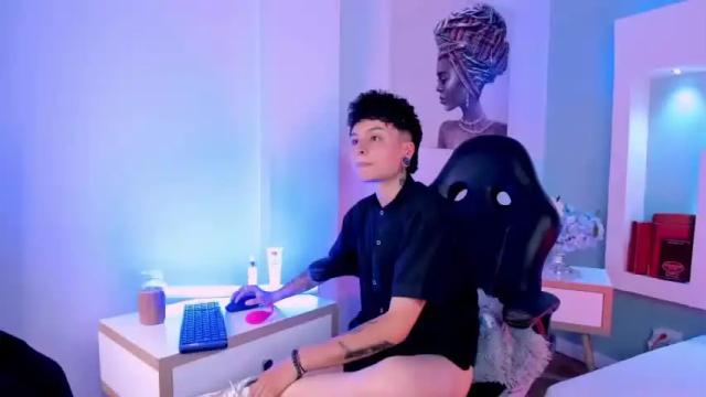 Thumbnail 1, yelianparisi's Stream at Chaturbate, 18 months ago