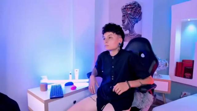 Image 2 of yelianparisi Stream on Chaturbate on 18 months ago