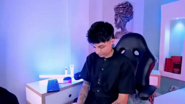 Image 4 of yelianparisi Stream on Chaturbate on 18 months ago