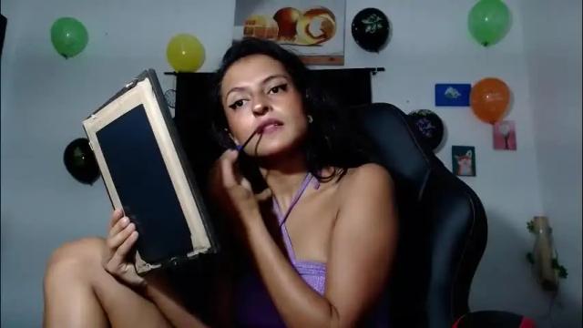 Image 2 of yemaya_28 Stream on Chaturbate on 27 days ago
