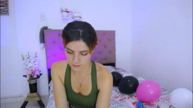 Image 3 of yemfairymcry Stream on Chaturbate on 1 month ago