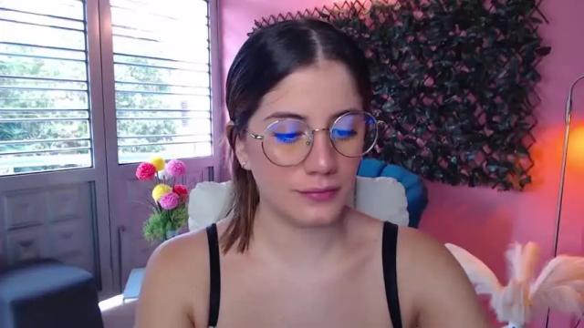 Thumbnail 1, yenn_claros's Stream at Chaturbate, 12 months ago