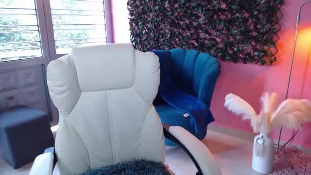 Image 6 of yenn_claros Stream on Chaturbate on 12 months ago