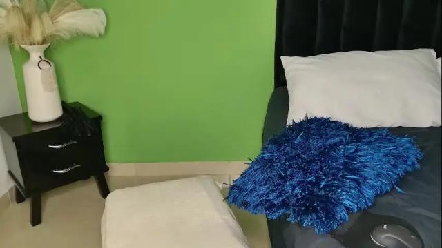 Image 10 of yenn_claros Stream on Chaturbate on 3 months ago