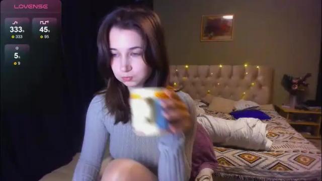 Image 11 of yesofie Stream on Chaturbate on 1 day ago