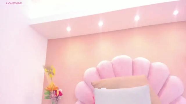 Image 12 of yessiica_candy Stream on Chaturbate on 12 months ago