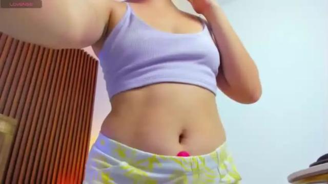 Image 10 of yesy_logan Stream on Chaturbate on 13 months ago
