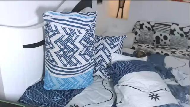 Image 3 of yinaross Stream on Chaturbate on 1 month ago