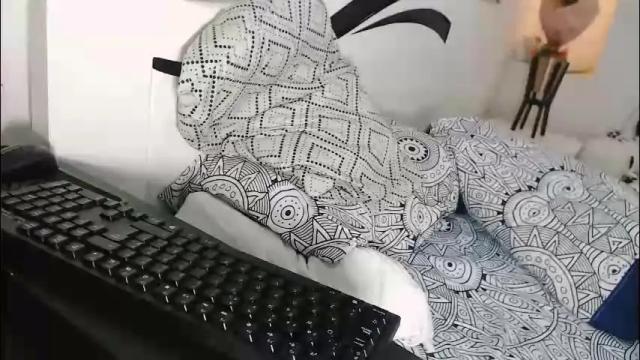 Image 3 of yinaross Stream on Chaturbate on 1 month ago